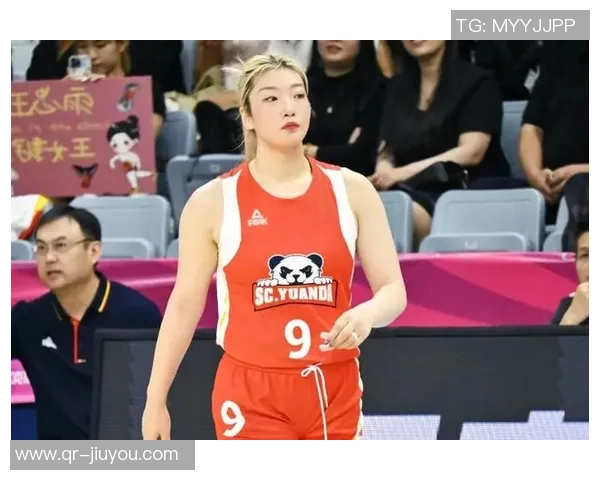 女篮锦标赛第二阶段四川队夺冠江苏武汉分获亚季军荣耀时刻 女篮锦标赛第二阶段四川队夺冠江苏武汉分获亚季军荣耀时刻