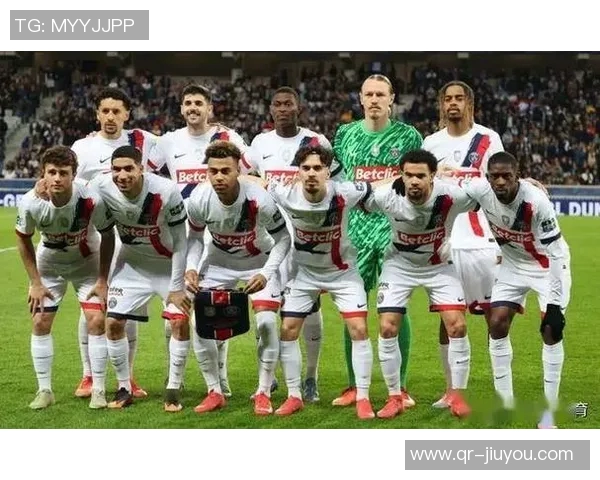 巴黎公布洲际杯决赛阵容登贝莱和马尔基尼奥斯重返球队杜埃入选引关注