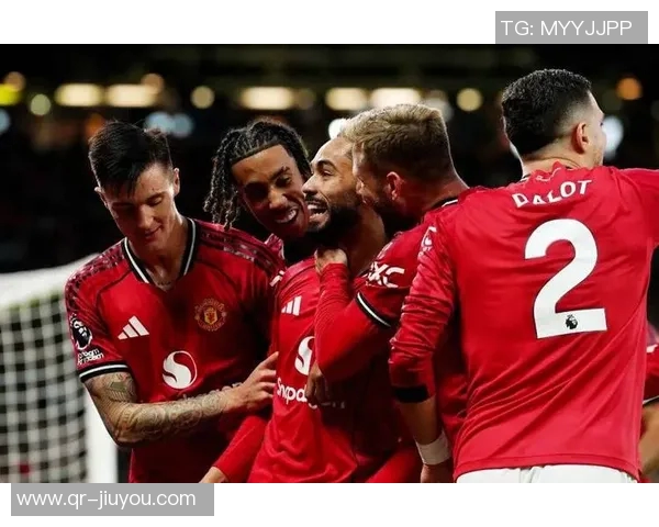 曼联球迷五连胜才理发拉门斯期待再赢两场继续庆祝