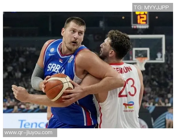 约基奇单节狂揽15分9板6助成自1996-97赛季以来首位球员